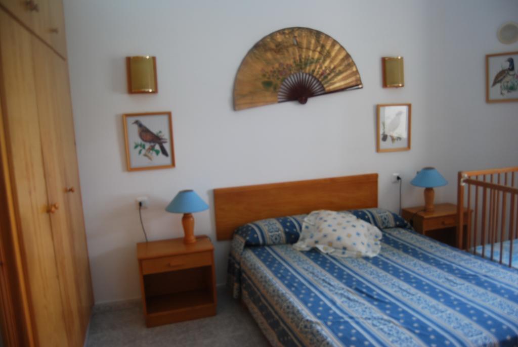 Es Pins Apartment Cala Blanca  Room photo