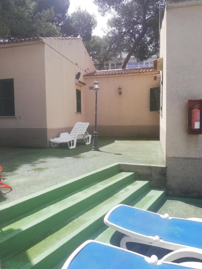 Es Pins Apartment Cala Blanca  Exterior photo